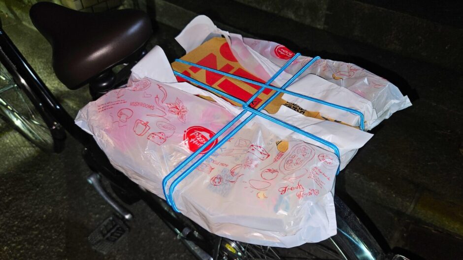 ピザ　自転車　持ち帰り